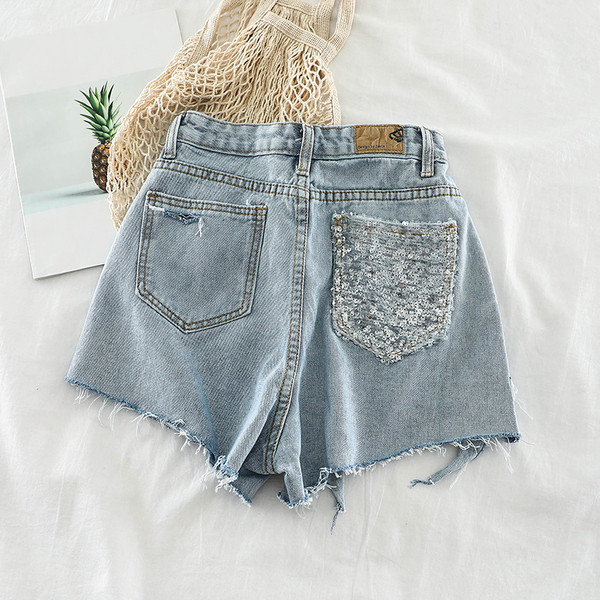 Дамски къси панталони с декорация пайети 