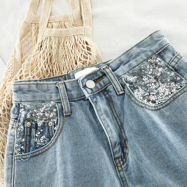 Дамски къси панталони с декорация пайети 