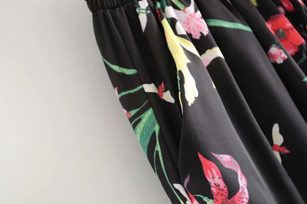 Pantaloni moderni de dama cu motive florale