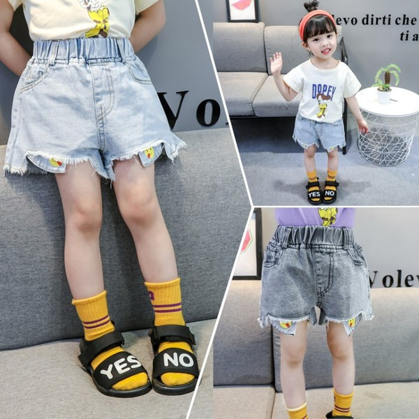 Blugi scurti pentru copii in doua culori cu aplicatie si buzunare