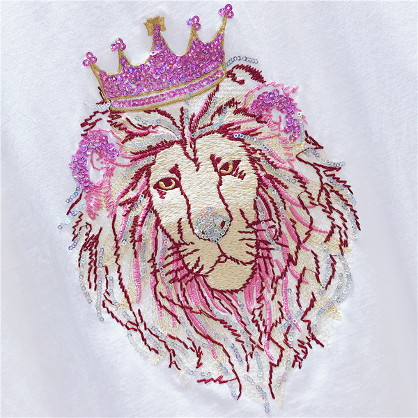 Tricou de dama actual cu broderie in alb si roz