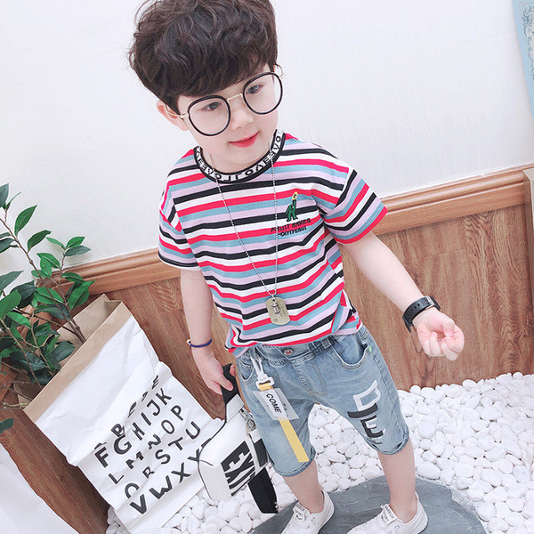 Hímzéssel ellátott alkalmi gyerekpóló fiúknak