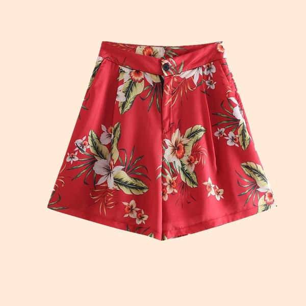 Pantaloni scurti moderni de dama cu motive florale