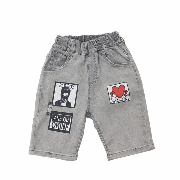 Modern gyerekfarmer fiúknak rátéttel és zsebekkel