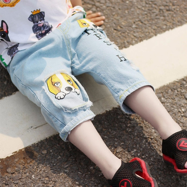 Aktuális gyerekfarmer fiúknak rátéttel és feliratokkal