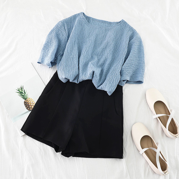 Elegáns női rövidnadrág magas derékkal