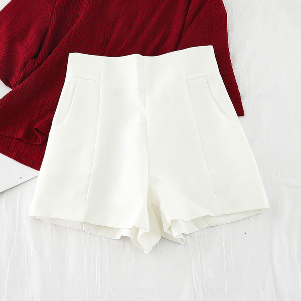 Elegáns női rövidnadrág magas derékkal