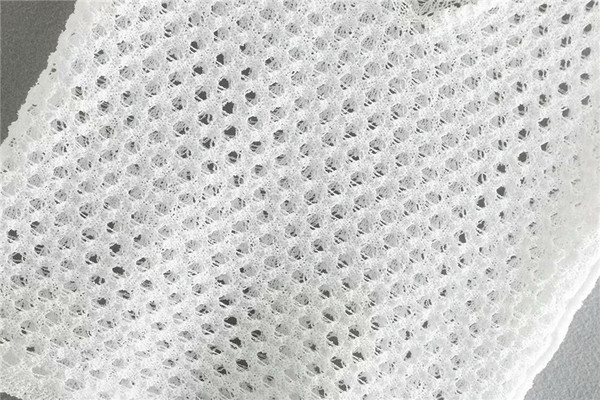 Modern női felső, fehér V-nyakkal