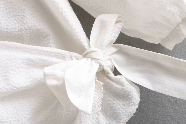 Modern női blúz 3/4-es ujjal és megkötővel