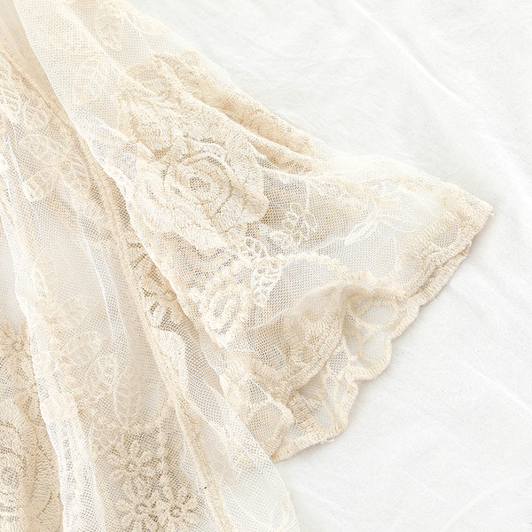 Pareo de damă elegant în alb și bej