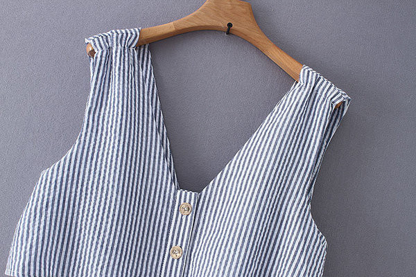 Salopeta de dama moderna de culoare albastra