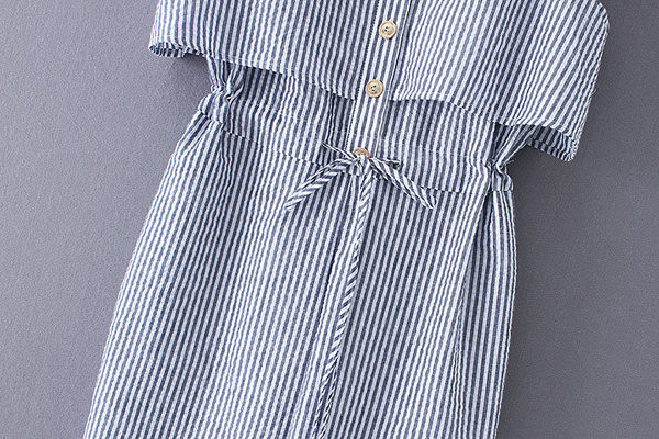 Salopeta de dama moderna de culoare albastra