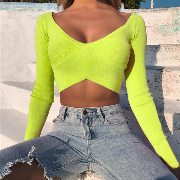 Modern női felső V-nyakkal, többféle színben