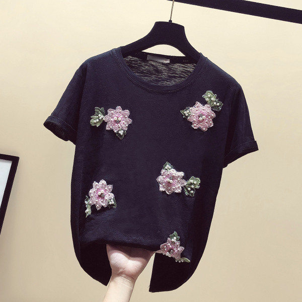 Női póló hímzéssel és gyöngyökkel fehér és fekete színben