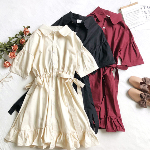 Modern női ruha rövid ujjú gombokkal, három színben