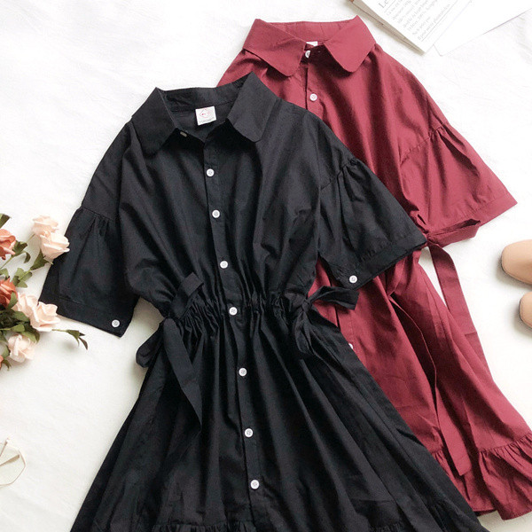 Modern női ruha rövid ujjú gombokkal, három színben
