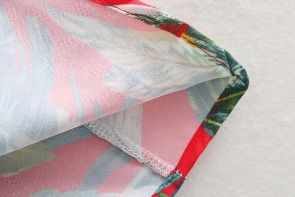 Alkalmi női ruha V-nyakkal, pántokkal