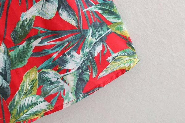 Alkalmi női ruha V-nyakkal, pántokkal