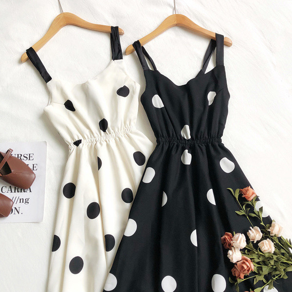 Modern női ruha vékony pántokkal és szalaggal, két színben