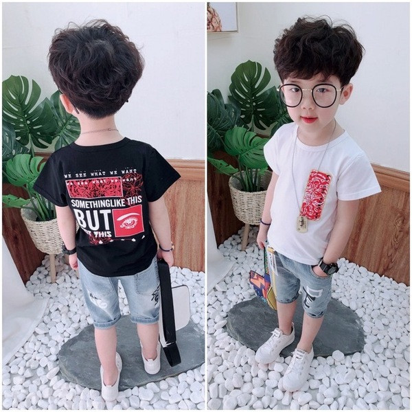 Gyermek póló fiúknak fehér és fekete színben felirattal