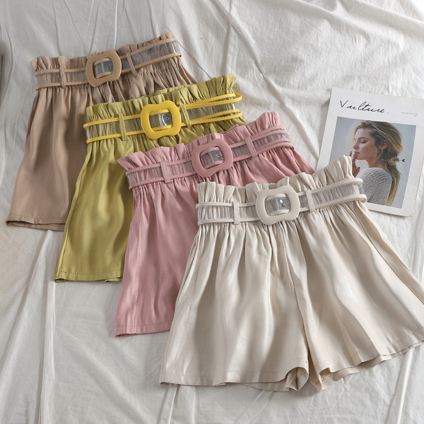 Modern női rövidnadrág övvel, magas derékkal több színben