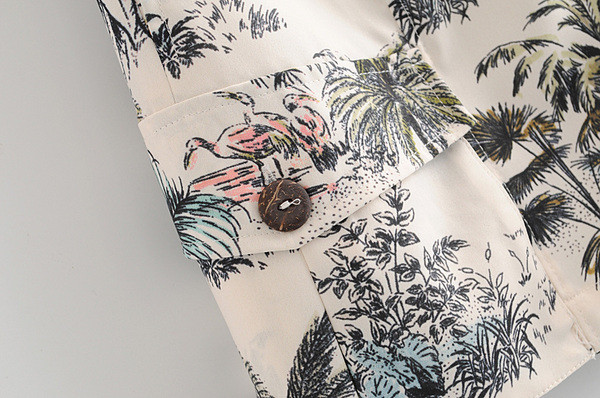 Alkalmi női rövidnadrág zsebekkel