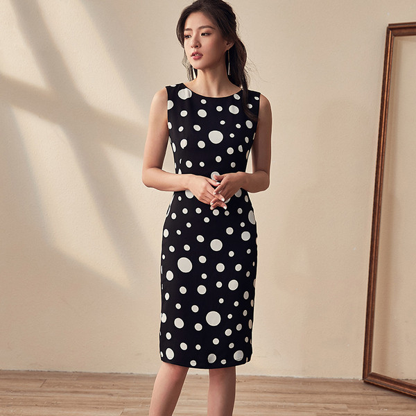 Stílusos női ruha O-nyakkal, két színben