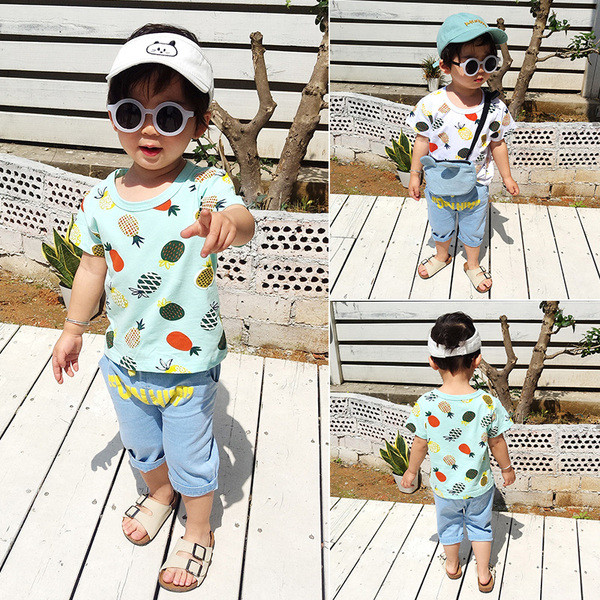 Modern gyerek póló fiúknak fehér és zöld színben