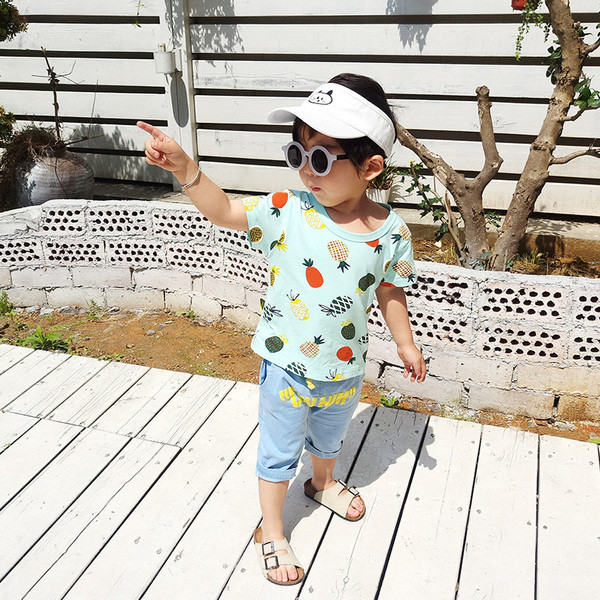 Modern gyerek póló fiúknak fehér és zöld színben