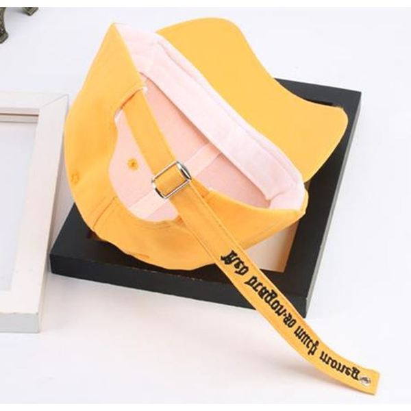 Hímzett hétköznapi női sapka többféle színben