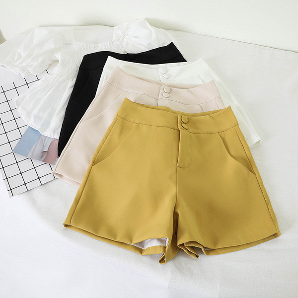 Stílusos női rövidnadrág gombokkal, négy színben