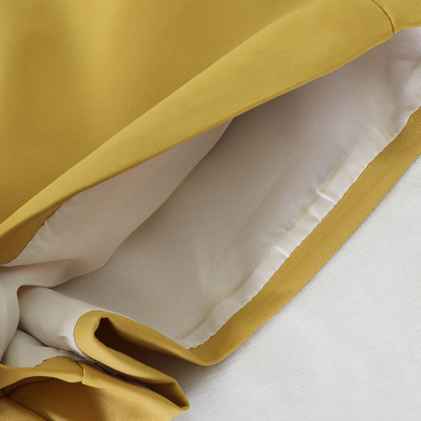 Stílusos női rövidnadrág gombokkal, négy színben