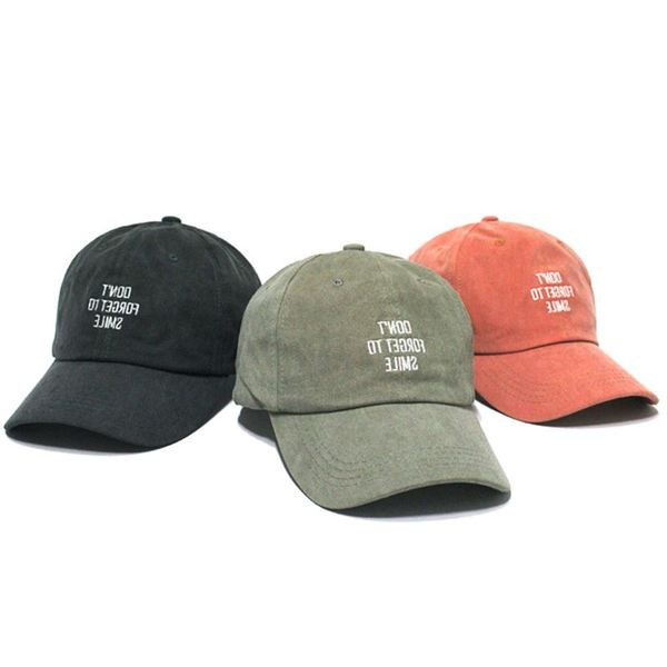 Nyári női sapka több színben hímzéssel