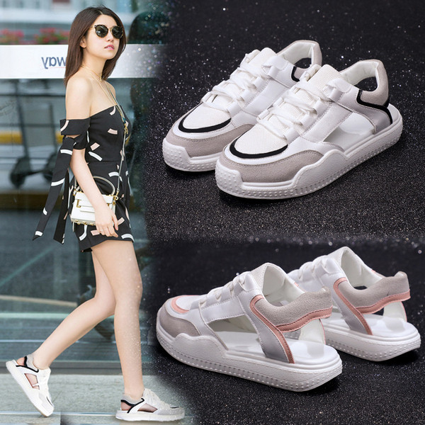 Alkalmi női szandál két színben, lapos talppal