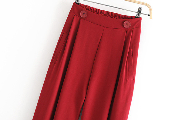 Stílusos női nadrág fekete és piros színben