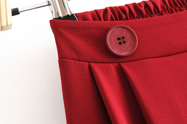 Stílusos női nadrág fekete és piros színben