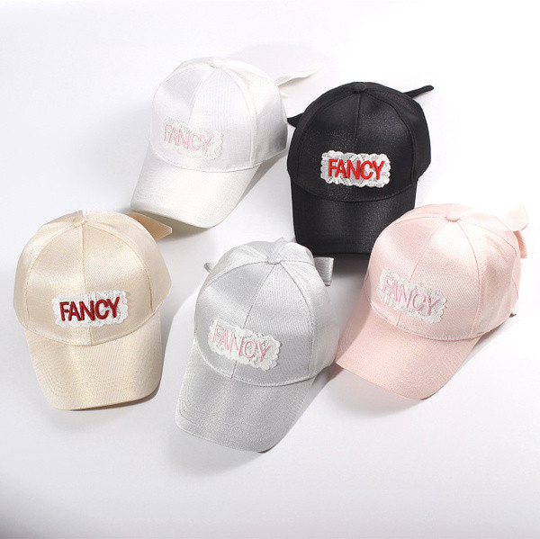 Új modell női nyári sapka színes hímzéssel