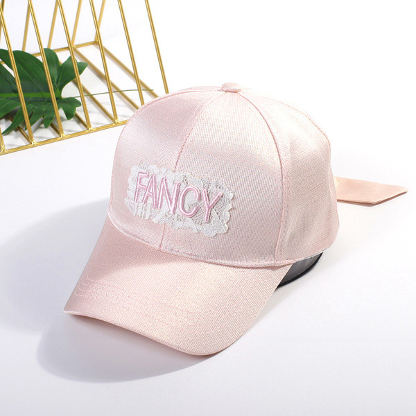 Új modell női nyári sapka színes hímzéssel