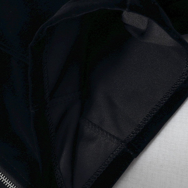 Női bársony rövidnadrág fekete színben