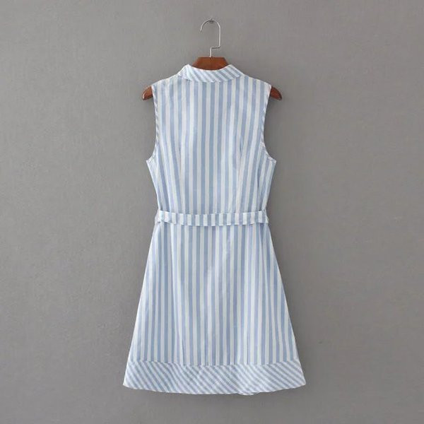 Csíkos női ruha övvel