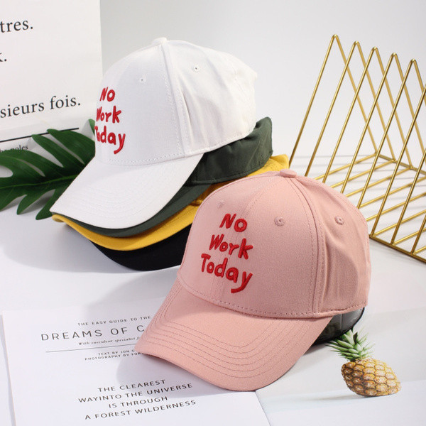 Sport-alkalmi sapka több színben hímzéssel