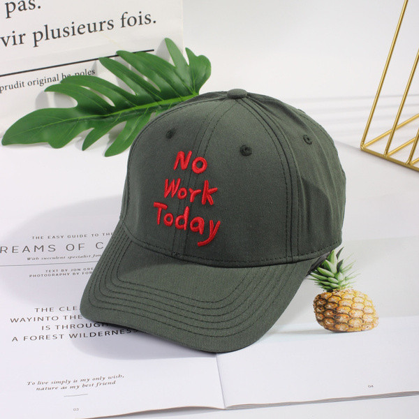 Sport-alkalmi sapka több színben hímzéssel