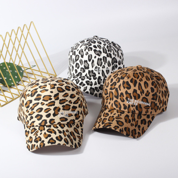 Modern női nyári sapka három színben mintával