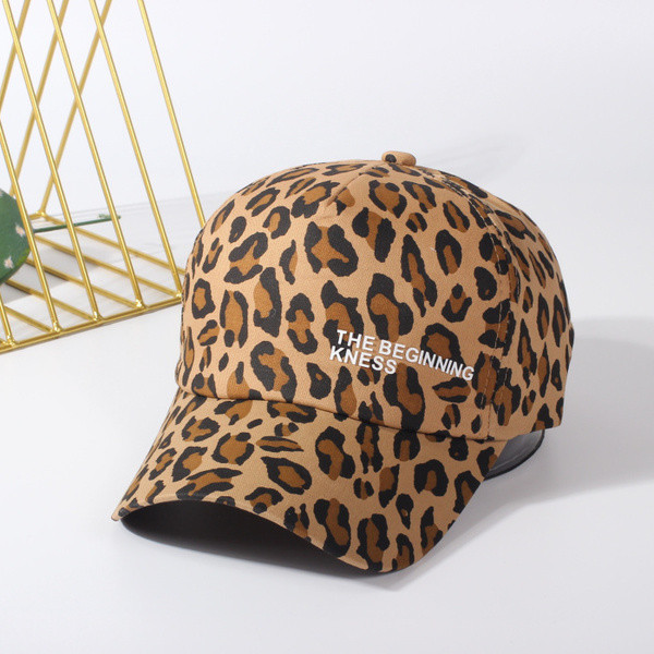 Modern női nyári sapka három színben mintával