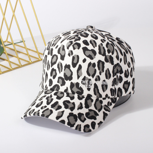 Modern női nyári sapka három színben mintával