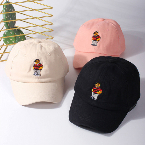 Női nyári sapka színes, rózsaszín, fekete és fehér hímzéssel