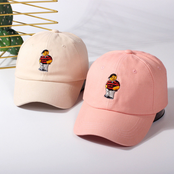 Női nyári sapka színes, rózsaszín, fekete és fehér hímzéssel