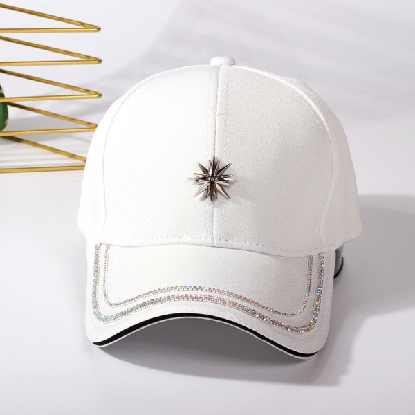 Fém elemes női nyári sapka több színben