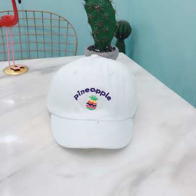 Lezser nyári sapka színes hímzéssel