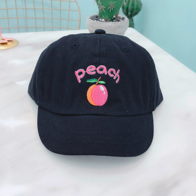 Lezser nyári sapka színes hímzéssel